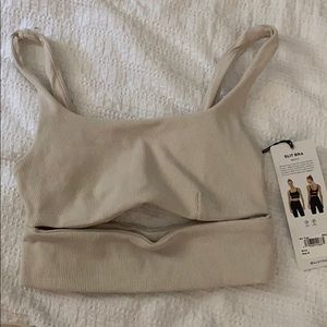 Alo yoga slit bra bone color